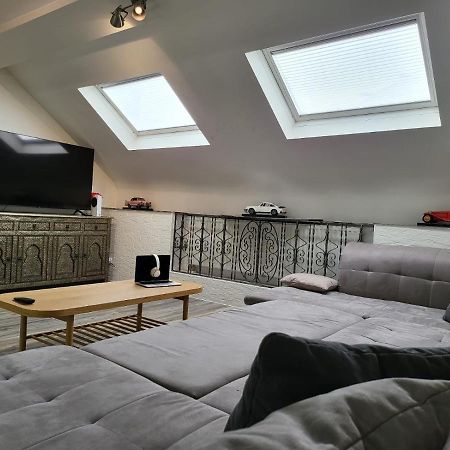 Duplex Elegant Situe A 1Min De La Gare Du Nord Apartment Brussels Exterior photo