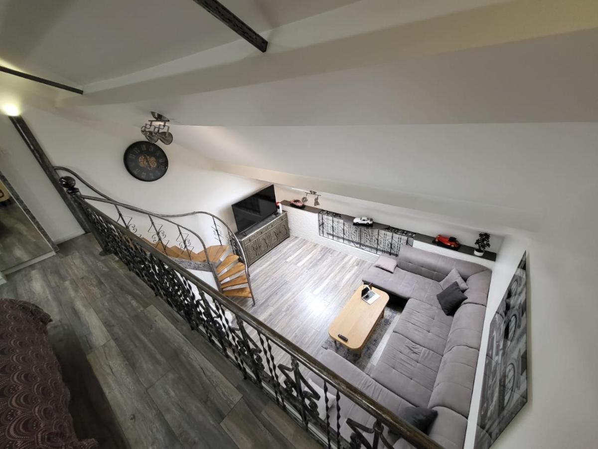 Duplex Elegant Situe A 1Min De La Gare Du Nord Apartment Brussels Exterior photo