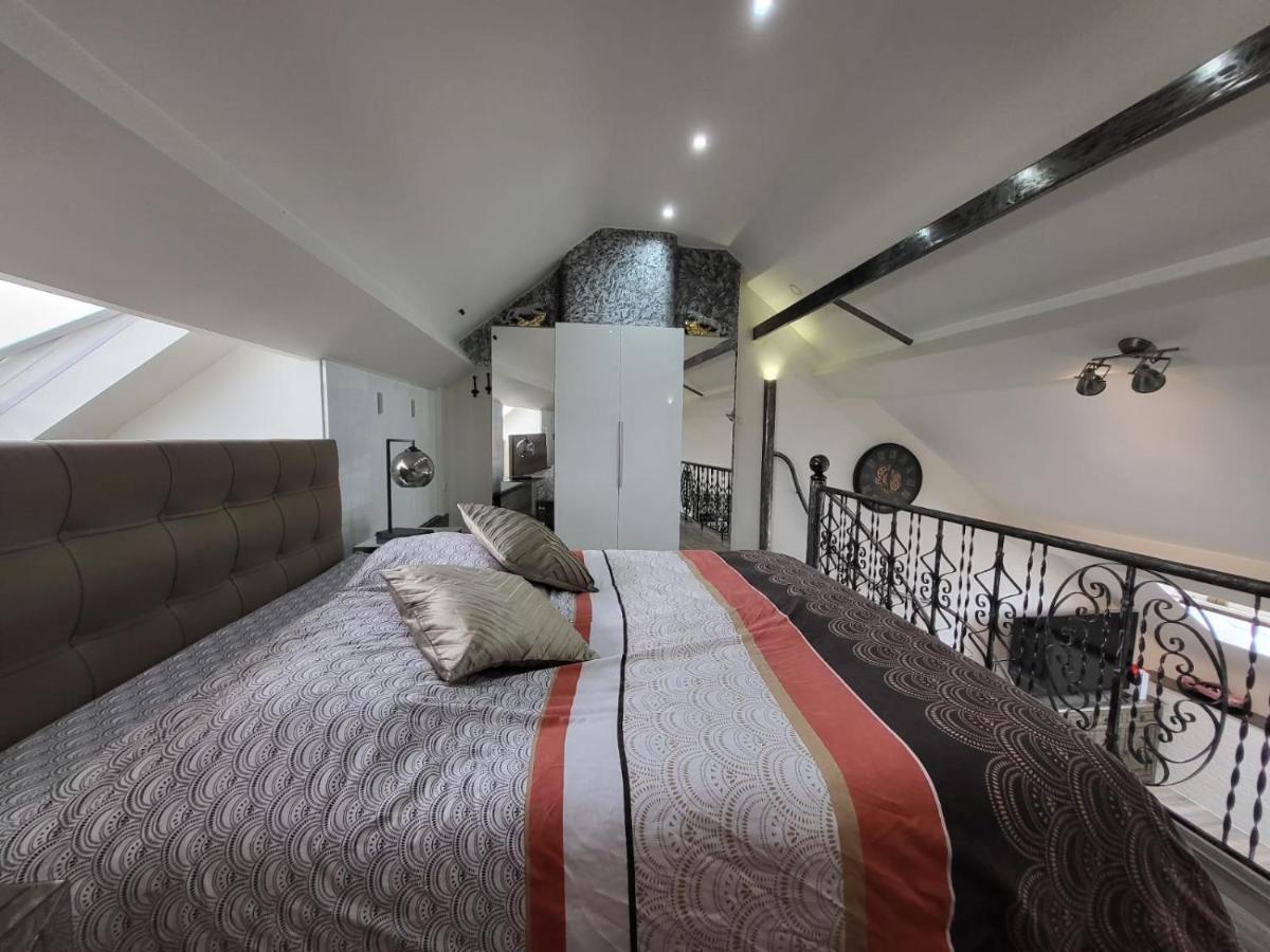 Duplex Elegant Situe A 1Min De La Gare Du Nord Apartment Brussels Exterior photo