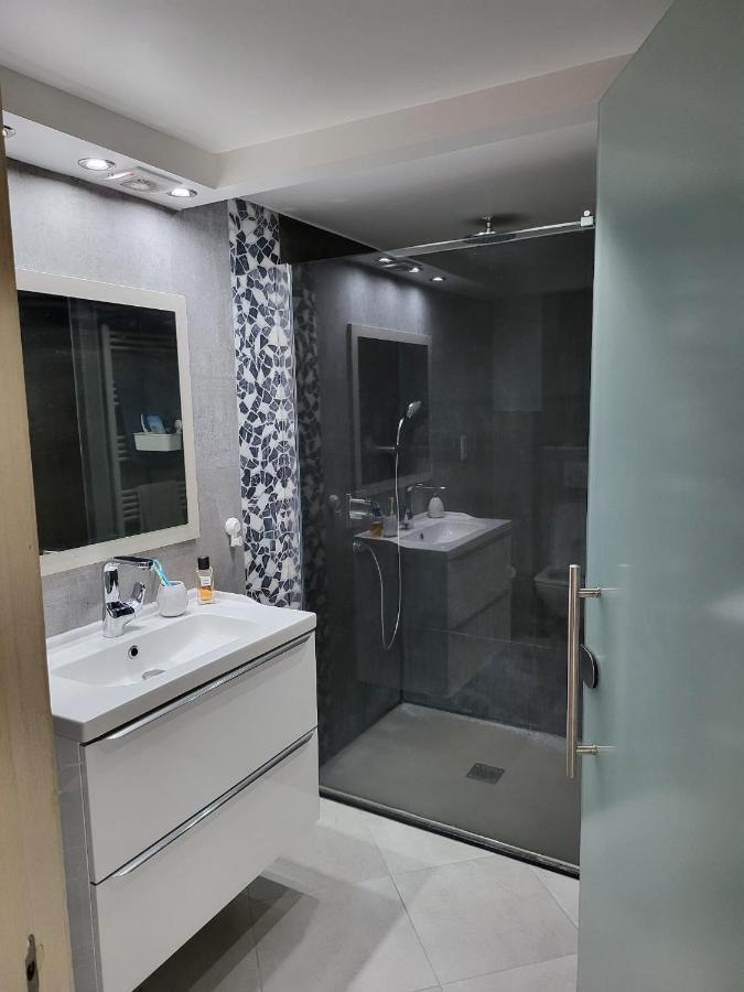 Duplex Elegant Situe A 1Min De La Gare Du Nord Apartment Brussels Exterior photo